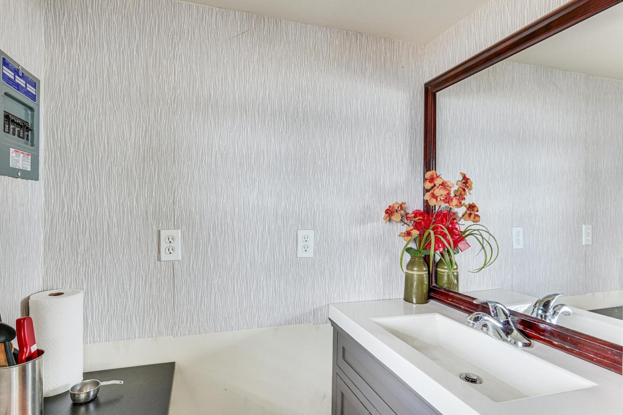 Lakefront Panama City Studio With Hot Tub Access Zewnętrze zdjęcie